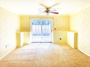 29 Church St 22, Weymouth MA 02189