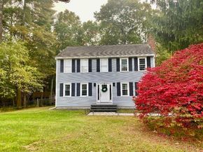 102 County St, Lakeville MA 02347