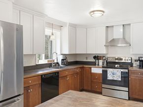 102 County St, Lakeville MA 02347
