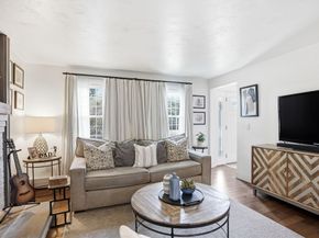 102 County St, Lakeville MA 02347
