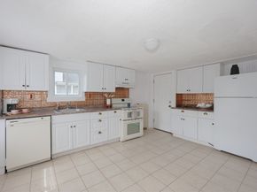 59 Lancaster St, Leominster MA 01453