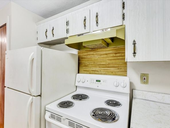 119 Grove St 216, Rockland MA 02370