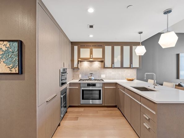 100 Lovejoy Wharf 11F, Boston MA 02114