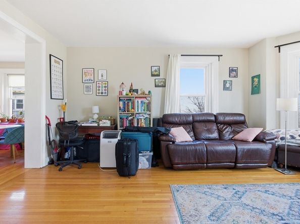 18 Centre St 304, Cambridge MA 02139