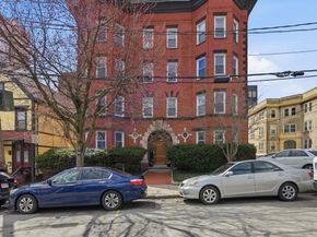 18 Centre St 304, Cambridge MA 02139
