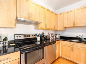 18 Centre St 304, Cambridge MA 02139