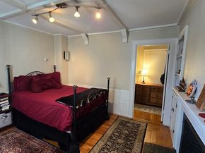 26 Essex St 2, Salem MA 01970