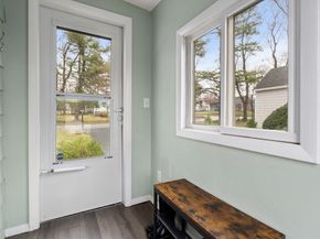 52 Ivan St, Lexington MA 02420