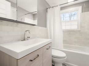 52 Ivan St, Lexington MA 02420