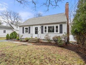 52 Ivan St, Lexington MA 02420