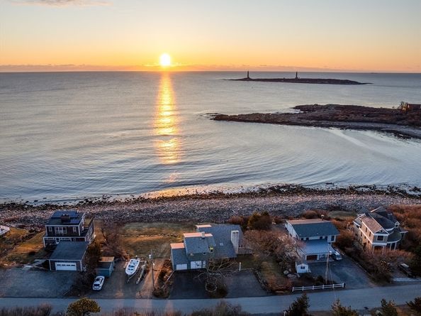 68 Eden Rd, Rockport MA 01966