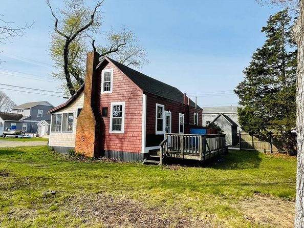 37 Lincoln Hwy, Wareham MA 02571