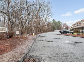 71 Kennedy Dr 71, Chelmsford MA 01863