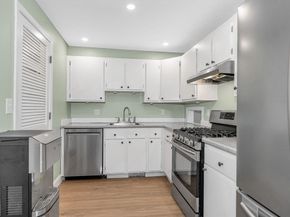 71 Kennedy Dr 71, Chelmsford MA 01863