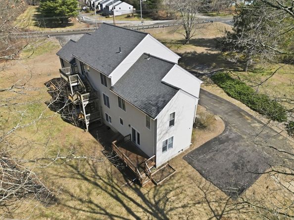 10 Meadowbrook Ct 10, Oxford MA 01540