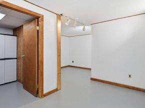 10 Meadowbrook Ct 10, Oxford MA 01540