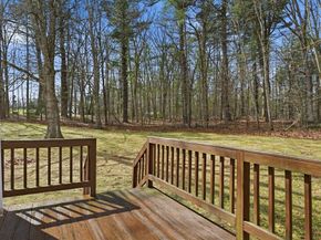 10 Meadowbrook Ct 10, Oxford MA 01540