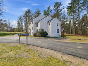 10 Meadowbrook Ct 10, Oxford MA 01540
