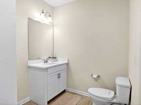 4 Peters Farm Way 206, Westborough MA 01581