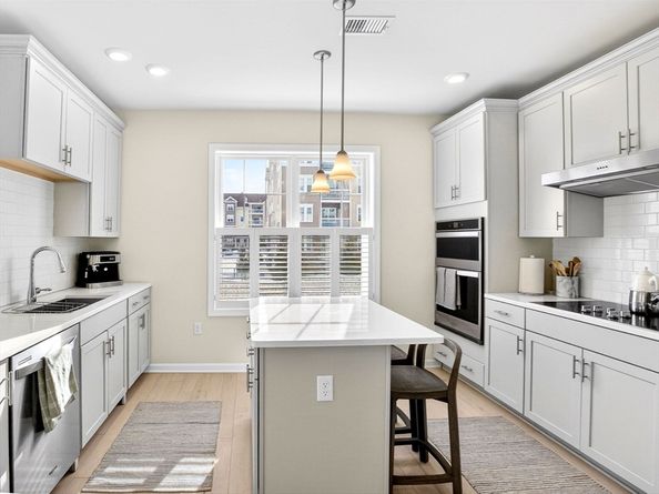 4 Peters Farm Way 206, Westborough MA 01581