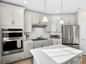 4 Peters Farm Way 206, Westborough MA 01581
