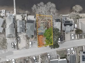 15 Ocean Ave, Halifax MA 02338