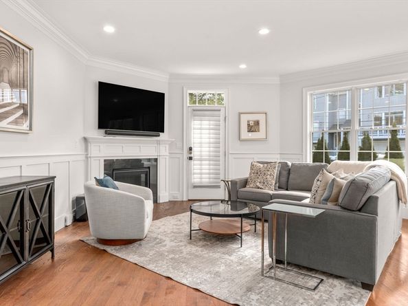 210 Evelyn 210, Newton MA 02468