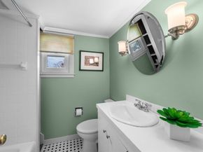 1 Maverick St 2, Marblehead MA 01945
