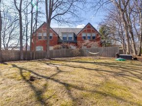 428 Boylston St, Brookline MA 02445