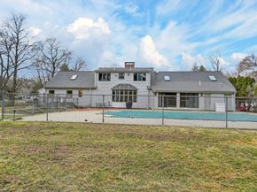 38 Oakland St, Medway MA 02053