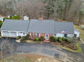 38 Oakland St, Medway MA 02053