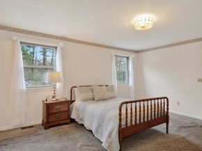 38 Oakland St, Medway MA 02053
