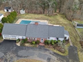 38 Oakland St, Medway MA 02053