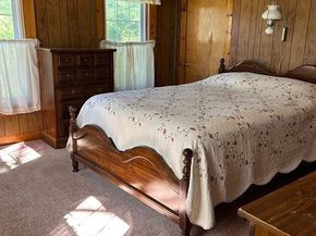 1386 Pleasant Street, Athol MA 01331