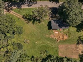 49 Smith Hanson Rd, North Brookfield MA 01535