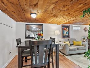 469 Lake Ave, Worcester MA 01604