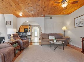 469 Lake Ave, Worcester MA 01604