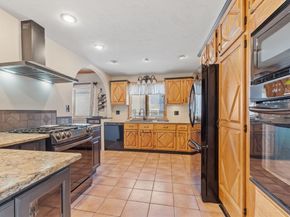 469 Lake Ave, Worcester MA 01604