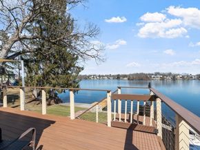 469 Lake Ave, Worcester MA 01604