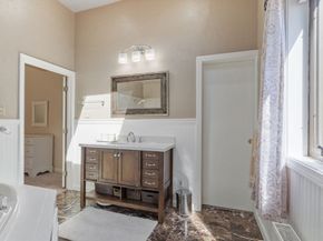 469 Lake Ave, Worcester MA 01604