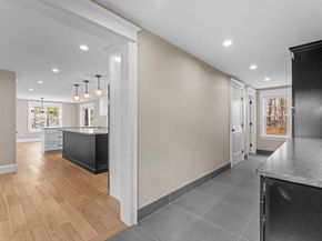 4 Hazeltine Rd, Upton MA 01568