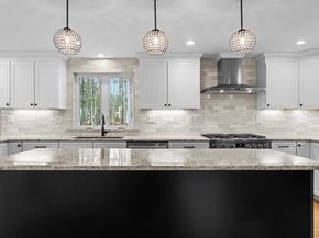 4 Hazeltine Rd, Upton MA 01568