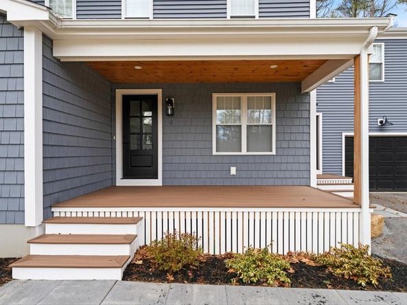 4 Hazeltine Rd, Upton MA 01568
