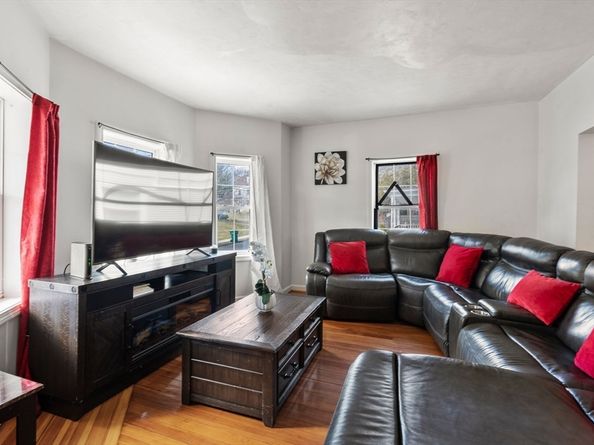 23-25 Hoyle St, Norwood MA 02062