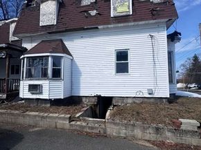21 Park St, Athol MA 01331