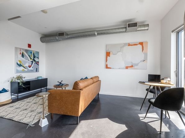 9 Medford 405, Somerville MA 02143