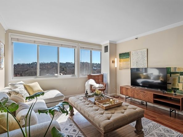 1731 Beacon St 721, Brookline MA 02445