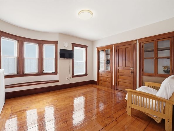 9 Englewood Ave, Worcester MA 01603