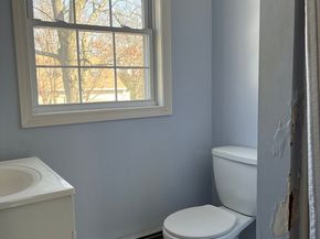 10 George St, Shrewsbury MA 01545