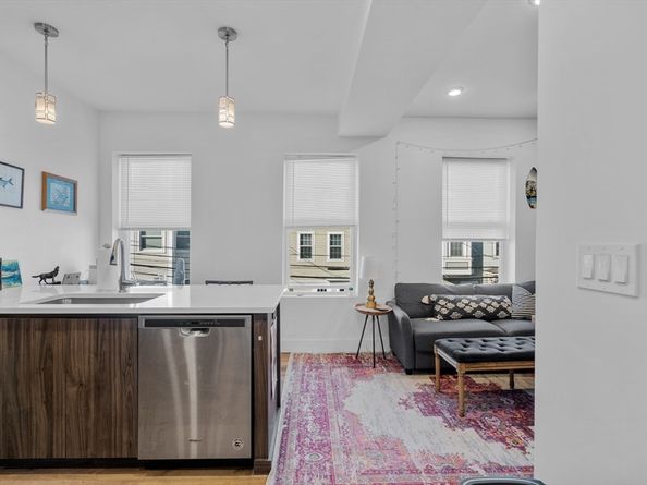 211 W 9th St, Boston MA 02127